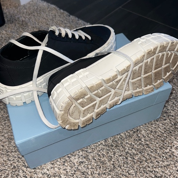 Black platform tennis shoes - Picture 7 of 7